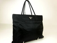 プラダのナイロンのリュックやトートバッグについて質問です 1 Yahoo 知恵袋