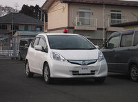 驚 フィット3の覆面 偽パトカーかも 都内で今日フィットが赤 Yahoo 知恵袋