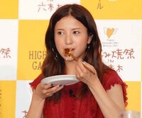 女の左利きはかわいいと思いませんか 吉高 花子 さんみて Yahoo 知恵袋