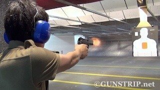 バーン のような銃音は英語でどのように表現するのですか Bang Yahoo 知恵袋