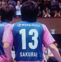 ミスチル　桜井　着　トレーナー　フットサル ミスチル桜井＆GAKU-MCのユニット・ウカスカジー、初のツアー