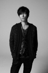 Uverworldの真太郎さんの今の髪型はマッシュですか こんな感じ Yahoo 知恵袋