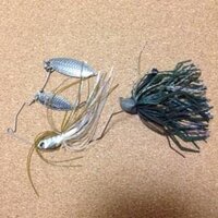 バス釣りに関する質問です スピナーベイトとラバージグの違いを 初心 Yahoo 知恵袋