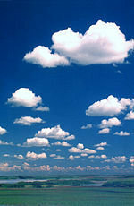 トイストーリーの雲の壁紙の 雲 ってぼくは日本に住んでいるときはこんなの Yahoo 知恵袋
