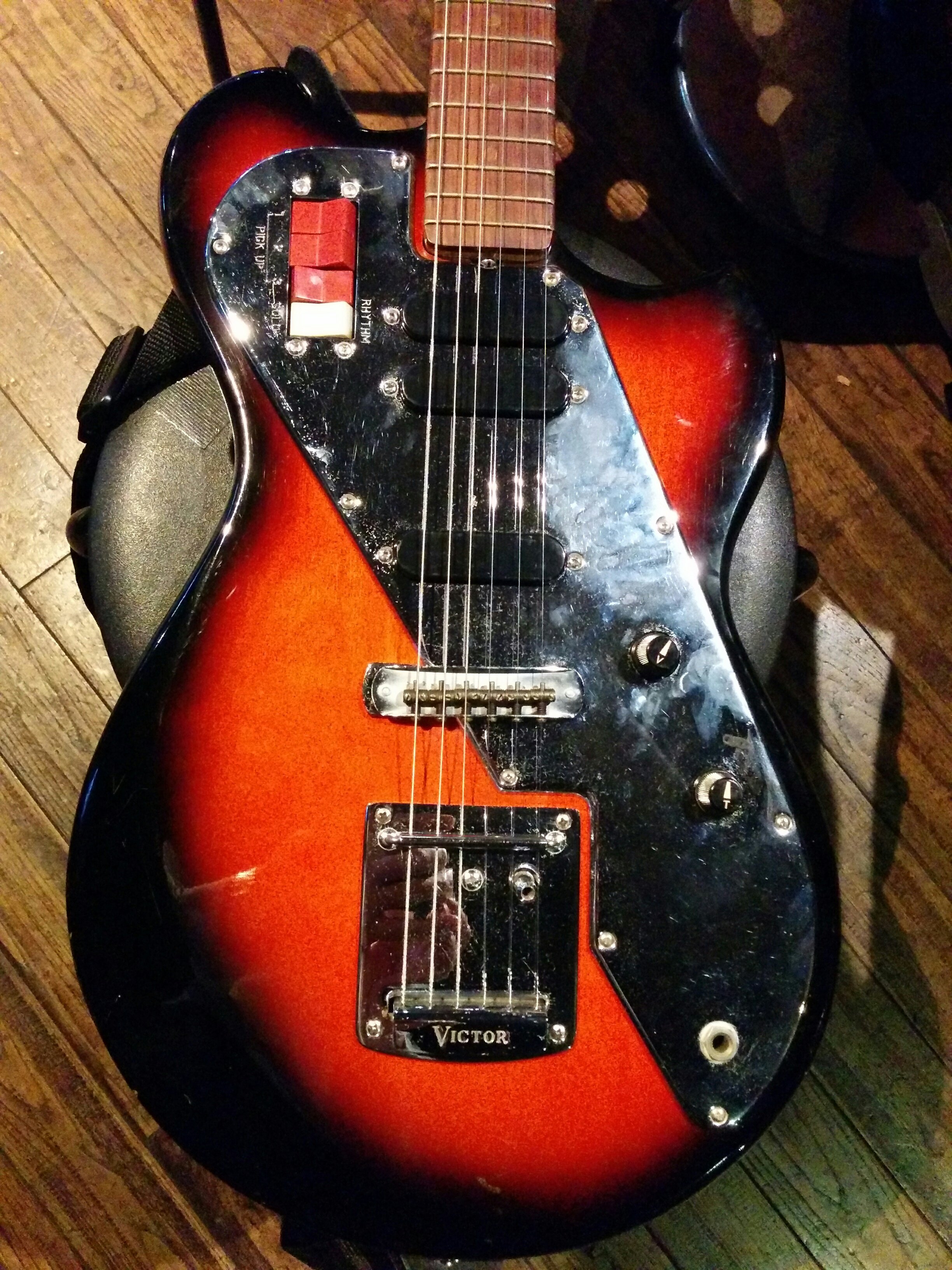 グヤトーンのSG-25Tジュリアンという1960年代後半位の古 - Yahoo!知恵袋
