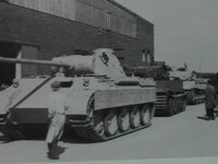 パンター中戦車の塗装なんですが ジャーマングレーで大丈夫でしょ Yahoo 知恵袋