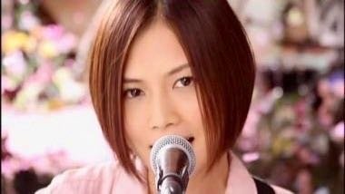 Yuiさん 歌手 のショートヘアかセミロング とりあえず短め Yahoo 知恵袋