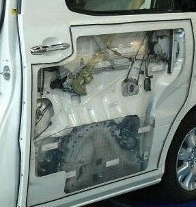 車のスライドドア 手動 を後からオプションの追加でディーラーで電動に変更 Yahoo 知恵袋