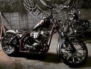 High Lowについてです 九十九が乗っていたバイクってなん Yahoo 知恵袋