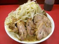 ラーメン二郎の普通のラーメンに豚増ししたら 一杯のカロリーはど Yahoo 知恵袋