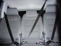 車の天井にシートベルトがついていたのですが どのように使いますか 後席 Yahoo 知恵袋