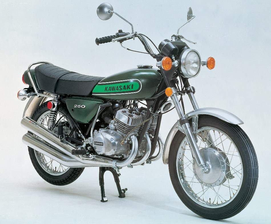 SS250 SS350  外装　マッハ カワサキ250ssマッハは外装が350SSと共通なものとKHと共通なも