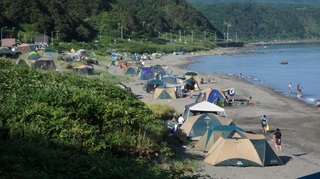 新潟寺泊中央海水浴場付近でテント泊はできますか グーグルアー Yahoo 知恵袋