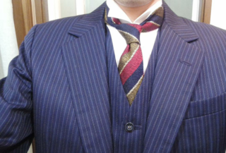 ウィングカラーシャツにネクタイを着用する時の締め方は何がオス Yahoo 知恵袋