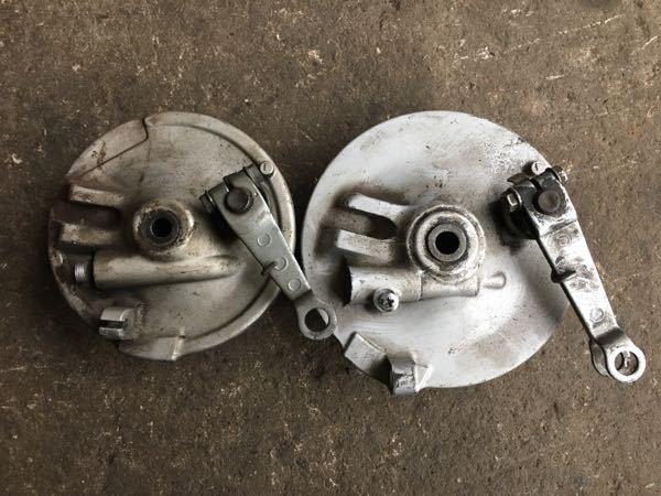 スーパーカブ90の大型ドラムブレーキについて質問します。スー