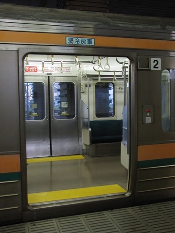 211系のドアボタンについて - 前に高崎へ行って211系を見ていた