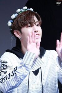 Got7のマークさんはピアスをしている姿はあまり見かけません いや 私は見た Yahoo 知恵袋