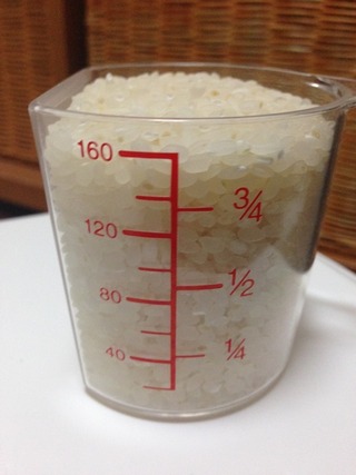 計量カップすりきりで１合というのは 計量カップにどのくらい米を入れればいい Yahoo 知恵袋