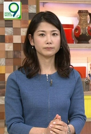 今日の保里小百合アナ グレーのジャケットと白のインナーが可愛いですね Yahoo 知恵袋