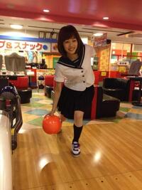 今日はダブルデートでボーリングに行くんですけど 彼氏にスカートを Yahoo 知恵袋