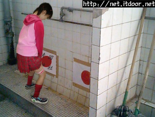 中国女子トイレ盗撮　うんこ 