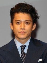 リッチマンプアウーマンの小栗旬さんの髪の長さはどのくらいですか Yahoo 知恵袋