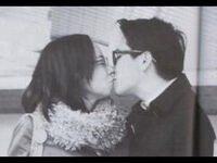 新幹線で恋人つなぎ手を繋いでいた今井絵理子自民党議員は 中川郁子自民党議員が門 Yahoo 知恵袋