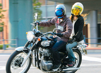 バイクタンデムデート時の服装 今度気になる彼とバイクでデートするんですが Yahoo 知恵袋