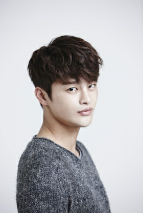 韓国の俳優やアイドルでソガンジュンやイジョンソクのような白く Yahoo 知恵袋