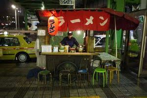 ラーメン屋の屋台って収入ってどんくらいなんですか 日にもよるでしょ Yahoo 知恵袋