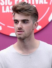 Thechainsmokersのandrewtaggartの髪型は何て言 Yahoo 知恵袋