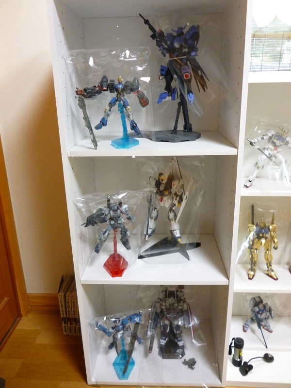 皆さんは作り終えたプラモデル ガンプラを飾る時どのようにして Yahoo 知恵袋