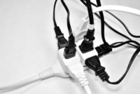 車でシガーソケットを3つに増設し それに2連usbソケット1つ２ Yahoo 知恵袋