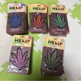 ヤバイtシャツ屋さんの Dqnの車の大麻の形したやつって Yahoo 知恵袋