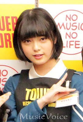 欅坂46さんのサイマジョポーズってどうやるんですか 指でキツネを作って小指 Yahoo 知恵袋
