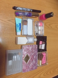 高校生のメイクで最低限必要なものって何ですか あと どこのメーカーのも Yahoo 知恵袋