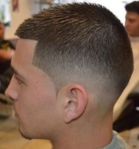 ベリーショートが似合う男性はどんな顔立ちですか やはり彫りが深い感じの男性で Yahoo 知恵袋