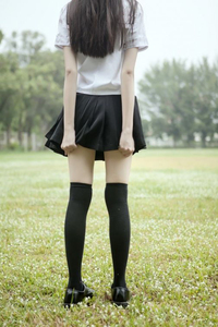 女性の心理について ミニスカや膝丈スカートの中に黒短パン 見せパ Yahoo 知恵袋