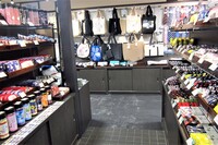 スヌーピー茶屋の小樽店のグッズが欲しいのですが 遠方で買いに行きたくてもなかな Yahoo 知恵袋