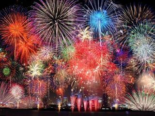 日本で一番綺麗な花火大会は 長岡ですか 長岡の花火大会は綺麗で Yahoo 知恵袋