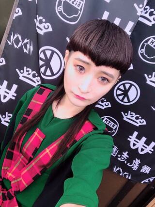 Bishアイドルbishのプロミスザスターのpvのツインテー Yahoo 知恵袋