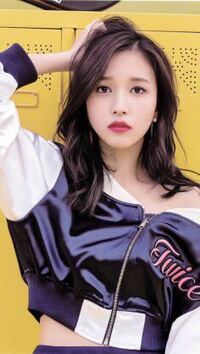 Twiceのミナちゃんの高画質な待受にしやすい画像をたくさん Yahoo 知恵袋