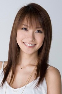 アクサダイレクトのcmのペット編で 待合室で犬を抱いている女性が昔よく Yahoo 知恵袋