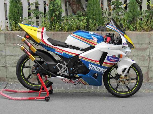 NS-1にRS125用のレース用シートカウル（ガソリンタンクは前に移植