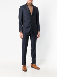 3つボタンスーツはいつから流行遅れだったのでしょうか 内勤の仕事で年配女 Yahoo 知恵袋