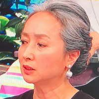 なぜ近藤サトは染めないのですか 白髪のばあさん 白髪染めをして若作りしても Yahoo 知恵袋