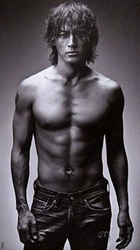 稲葉浩志 吉井和哉 吉川晃司3人の身長を教えてくださいくださーい Yahoo 知恵袋