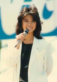 80年代流行した中森明菜さんみたいな髪型をする場合 パーマはどんな種類 Yahoo Beauty