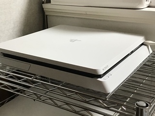 ｐｓ４の置き方 縦置きですか 横置きですか横置きしてる人に聞きた Yahoo 知恵袋