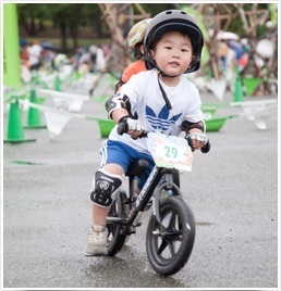 兄は子供の頃自転車の乗り方を教えてくれた 英訳